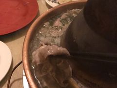 -洞庭洲·防空洞火锅·烧烤·铜锅涮肉(新百广场店)