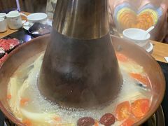 -果松木炭酸菜铜火锅·外婆参鸡汤