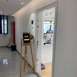 -E.L.K造型momopark店