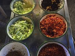-拈签一笑黄牛肉辣卤串串