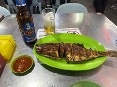 -明记烧鱼美味店