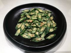 蒜炒秋葵-马仕玖煲·融合菜·酥不腻烤鸭(人大店)