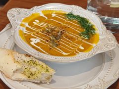 手作南瓜海鲜汤-Mark&Mars Restaurant