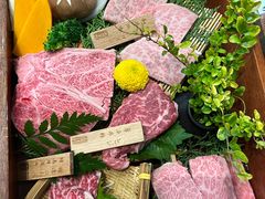 -山川小町·极番烧肉(新地假日广场店)