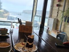 -12 Rocks Beach Bar Cafe