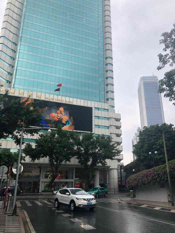 好世界广场-"好世界广场位于环市东路淘金路地铁站附近,.