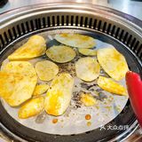 一家很受学生欢迎的烤肉店