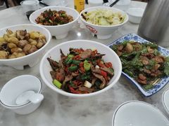 -红色湘菜馆(春风店)