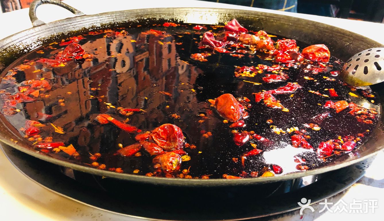 神仙美味;成都火锅更辣一些，麻和香味都给辣让步了
