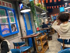 大堂-超越炭火牛蛙火锅鸡(河东店)