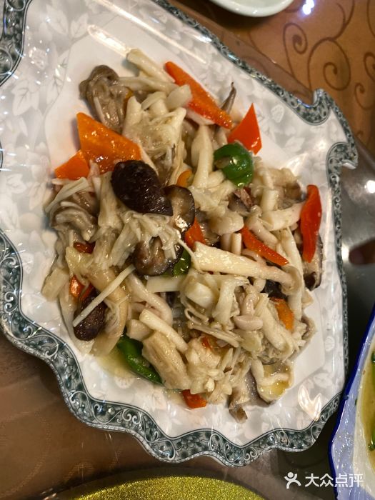 益恒饭店乡间白族菜(古城总店)炒杂菌图片