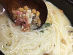 -蒙自源过桥米线(红谷滩万达店)