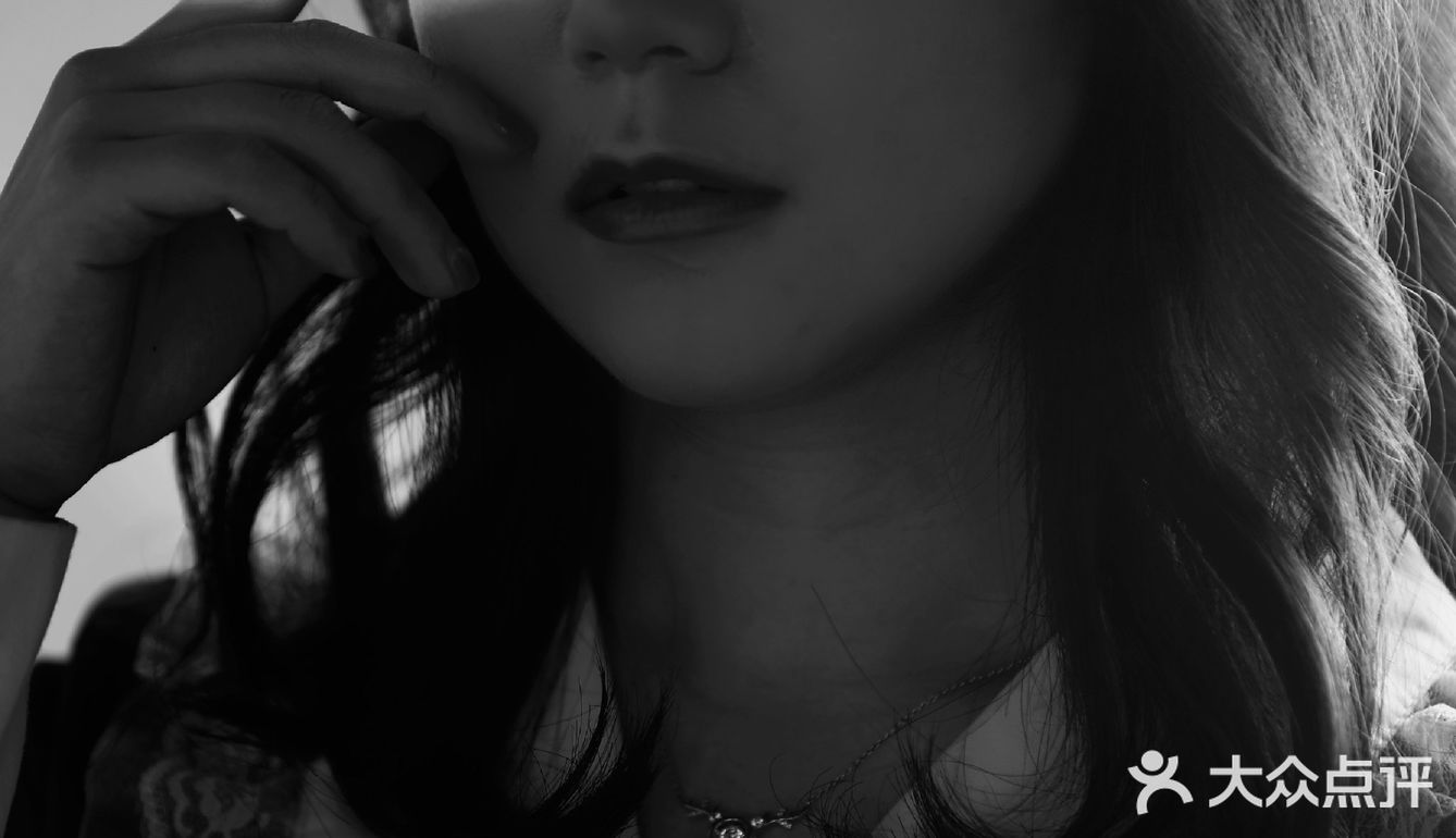 黑白情绪照∣不要停止让自己发光