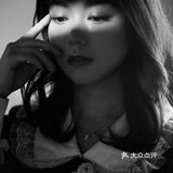 黑白情绪照∣不要停止让自己发光