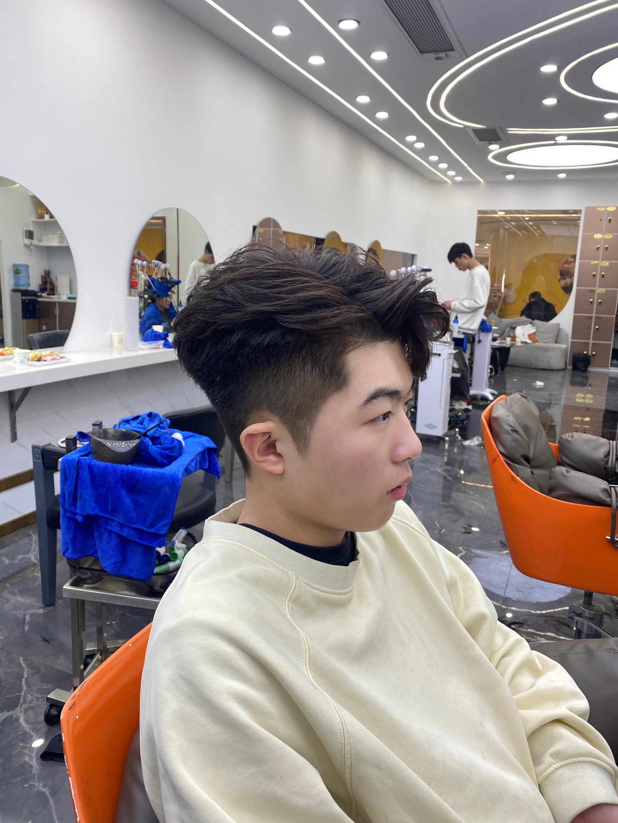 花都三七分男士烫发