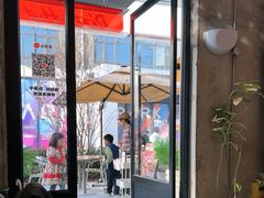 -必胜客(上海华谊新所店)