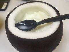 -志龙皇冠吃货椰子铺