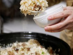 乳鸽排骨煲仔饭-光明招待所(邦凯科技园店)