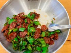 青椒炒香肠-霸碗盖码饭(长沙星沙吾悦店)