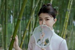 点击看大图 -挪娅婚纱摄影皇家会所