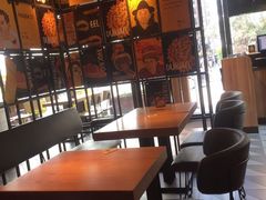 靠窗位-乐凯撒披萨(南山书城店)
