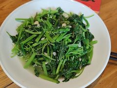 -头上红煨盐鸡·非遗院子餐厅