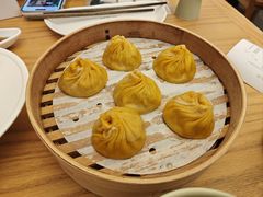 手挑蟹膏x限季小笼包-苏小柳点心·手作小笼包(虹桥天地分院)