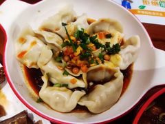 -爆炸头阿姨小四川正宗川味小吃(无任何分店)