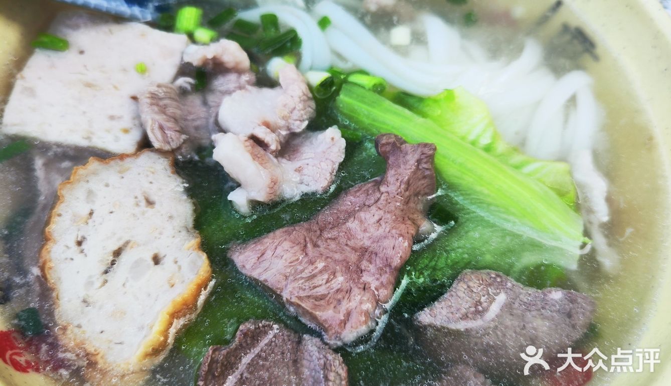 早餐来一碗猪杂汤粉