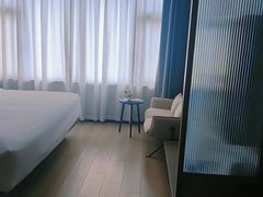 -兰兹国际酒店(深圳宝安机场店)