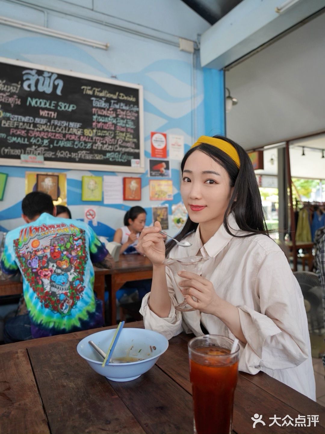 米牙旅行探店|这家街边店铺的牛肉粉好好次