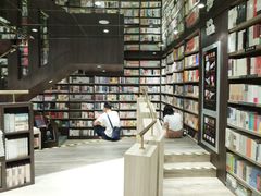 -钟书阁(群光广场店)