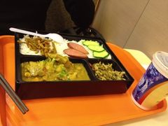 咖喱鸡腿饭-魏家凉皮(博水商务大厦店)