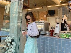 -腾爱熊猫咖啡生活馆(老东门店)