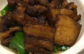 Huangshan Black Hair Pork Hot Pot