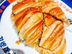 吉列猪扒伯友牛角包-伯友茶记(中华广场店)