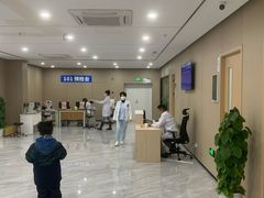 -上海大学附属上海和平眼科医院