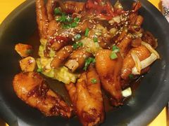 火辣鸡爪子-那胡同里的小烤肉馆(开发区万达店)