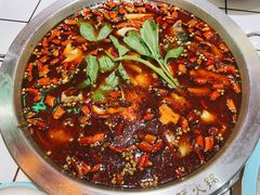 经典红锅-蛙一刀·麻椒鱼火锅(金仙桥店)