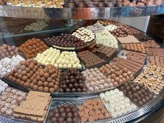 -Laderach 莱德拉(上海环贸iapm店)