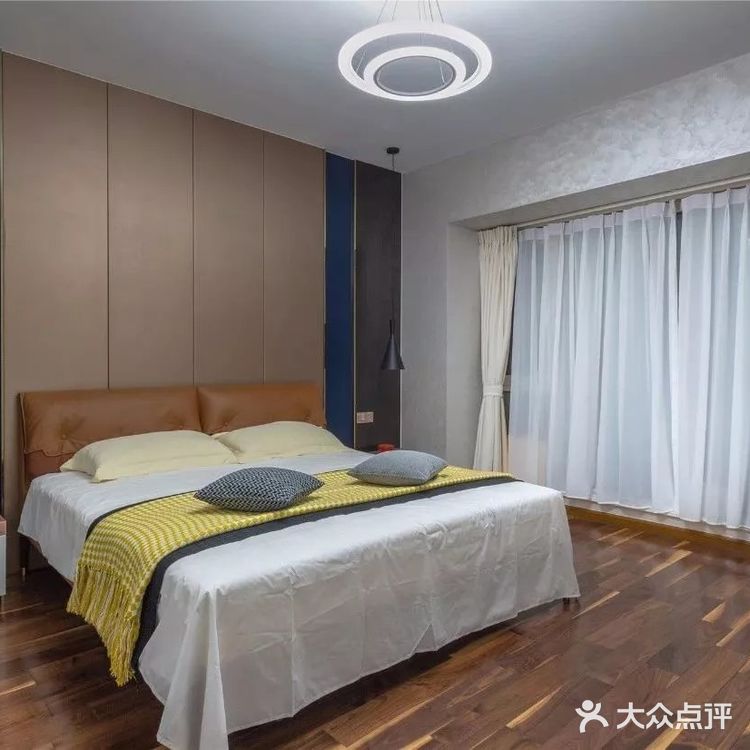 整个空间都显得充满了时尚优雅好高档