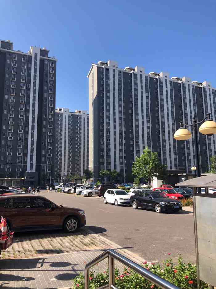 天裕昕园小区"小'区是回迁房,搬过来住是因为他便宜,但.