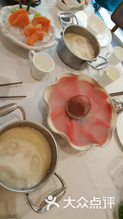 红鼎豆捞(汉街店)图片 第1张