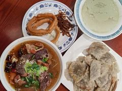 卤煮火烧-鲜鱼口老字号美食街