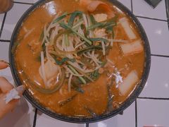 -肥汁米蘭香港米线(长宁来福士店)