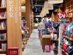 -百新书局(尚悦湾店)