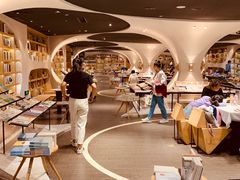 -钟书阁(珍园店)