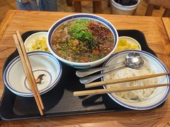 -云阿蛮云南生烫牛肉米线(奉贤路店)