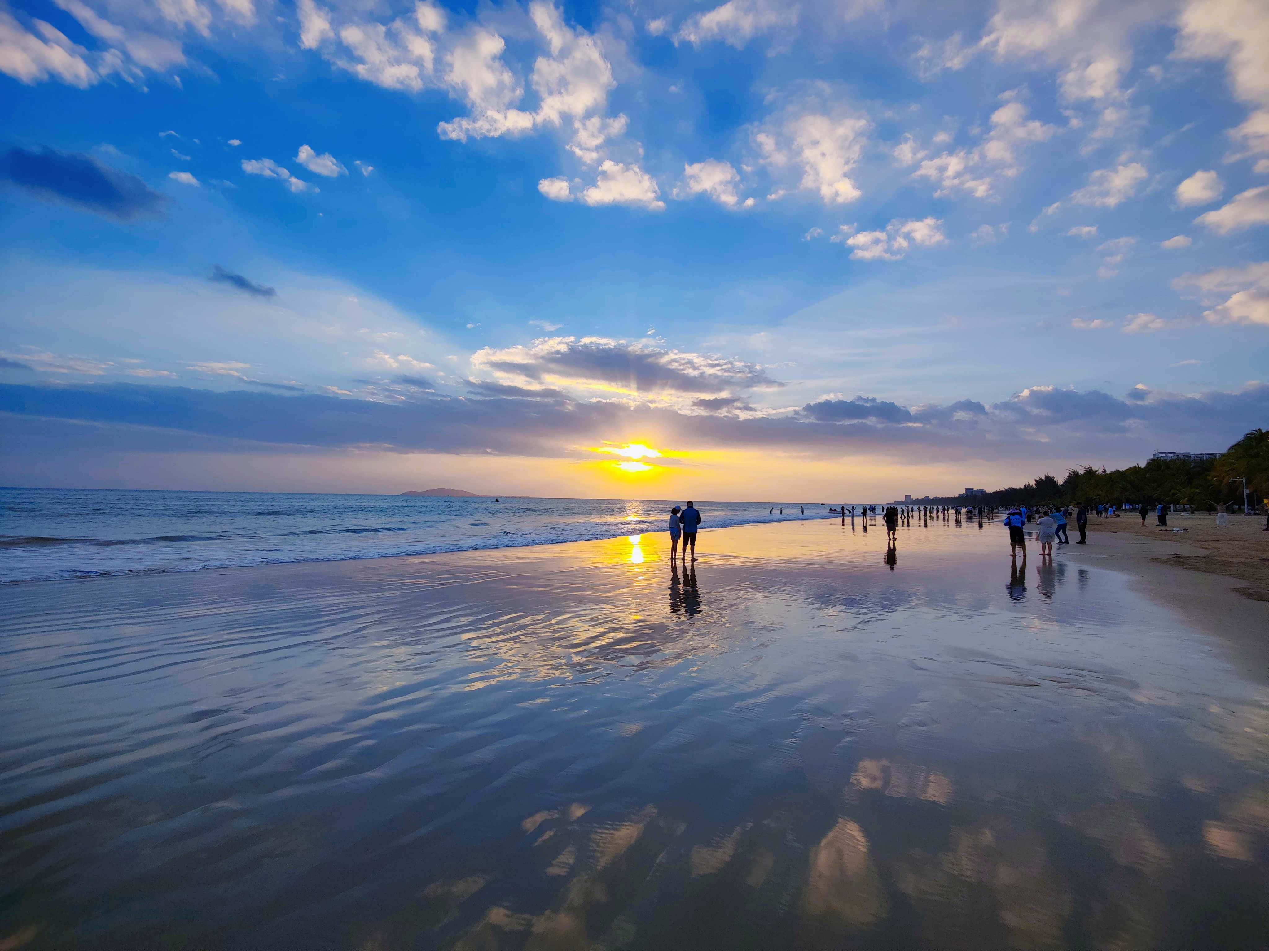 三亚湾夕阳图片