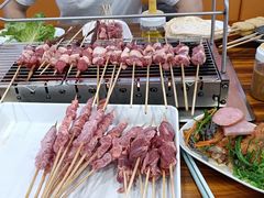 -哈尔滨小酒馆·鲜肉现穿自助烧烤(康新花园店)